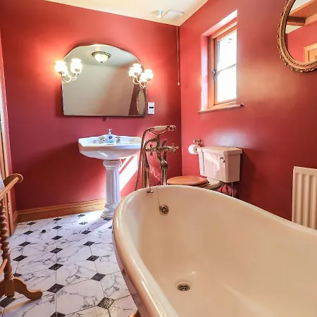 The Stables * 安布尔塞德